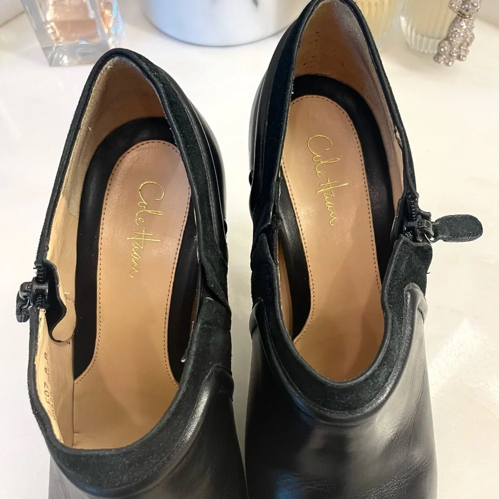 Cole Haan Black Ankle Booties labeled as size 8 but fit as a 7.5 - Picture 6 of 8